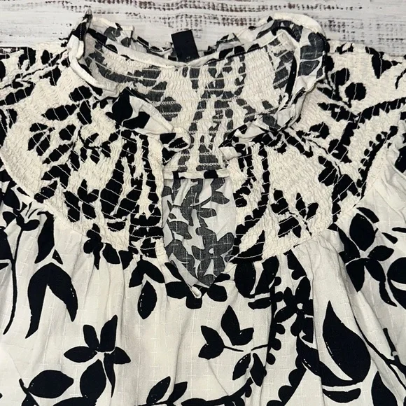 Ann Taylor‎ Ivory and Black Patterned Blouse Sz. M - Picture 5 of 10